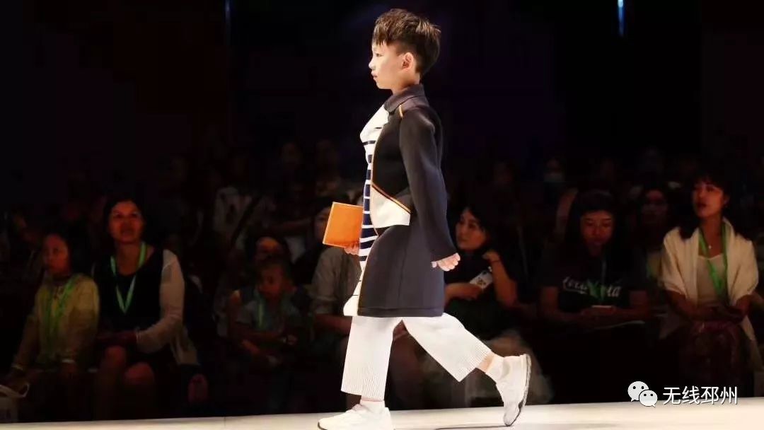 一群红孩儿惊艳“邳马”跑道，他们竟然来自这里……