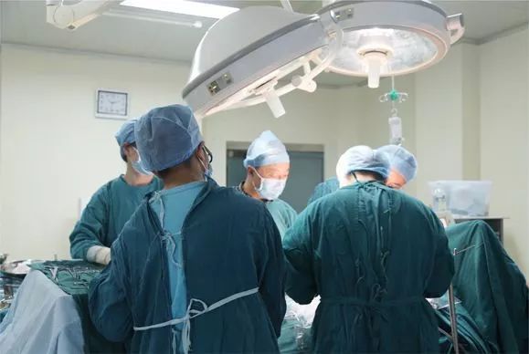 家庭暴力妻子被打成重伤,家庭矛盾女子被撞身亡