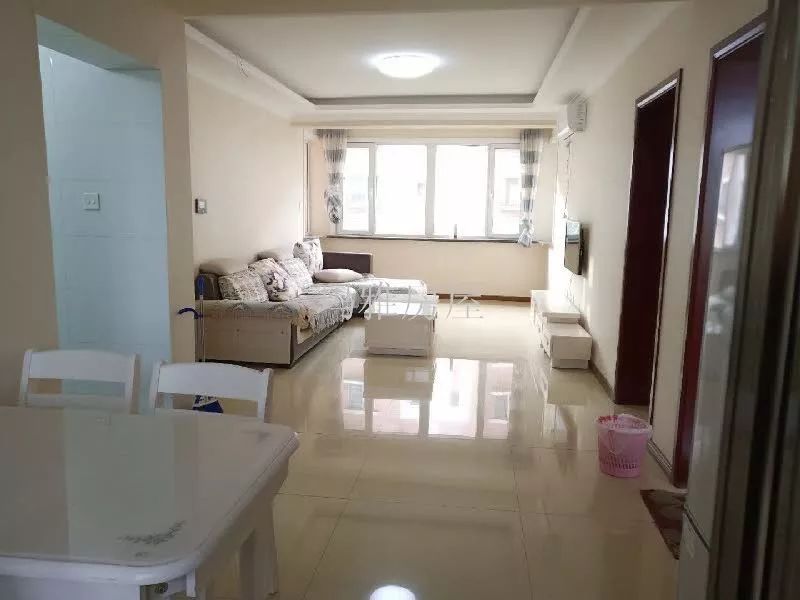 石河子三室二厅50万精装修急卖,石河子二手房大户型推荐