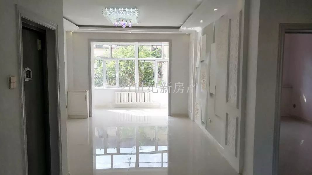 石河子三室二厅50万精装修急卖,石河子二手房大户型推荐