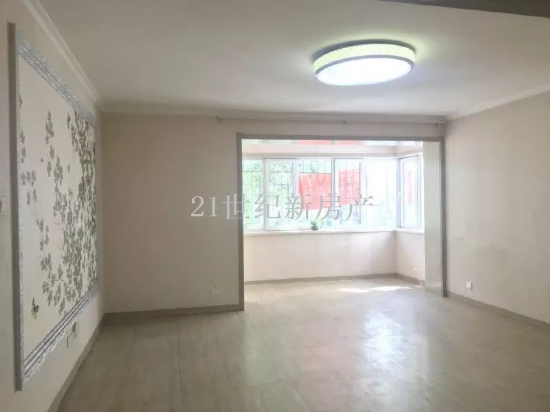 石河子三室二厅50万精装修急卖,石河子二手房大户型推荐