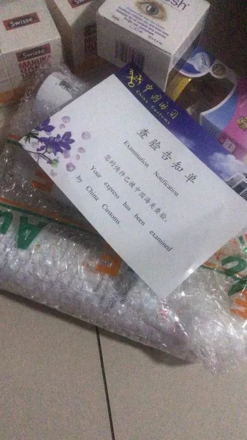 中国妈妈被外国航班赶下飞机起诉,中国妈妈被赶下飞机赔偿后续