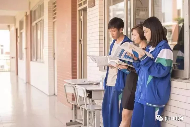 广东最美校服出炉,佛山有哪些红白相间的校服