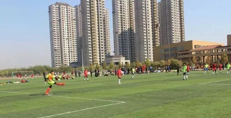 我县足球小子创历史佳绩！