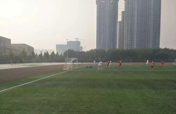 我县足球小子创历史佳绩！