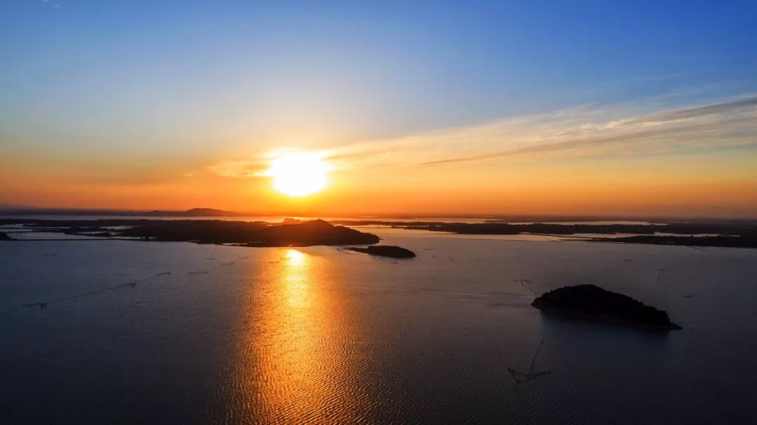 栉风沐雨破浪前行,栉风沐雨砥砺奋进