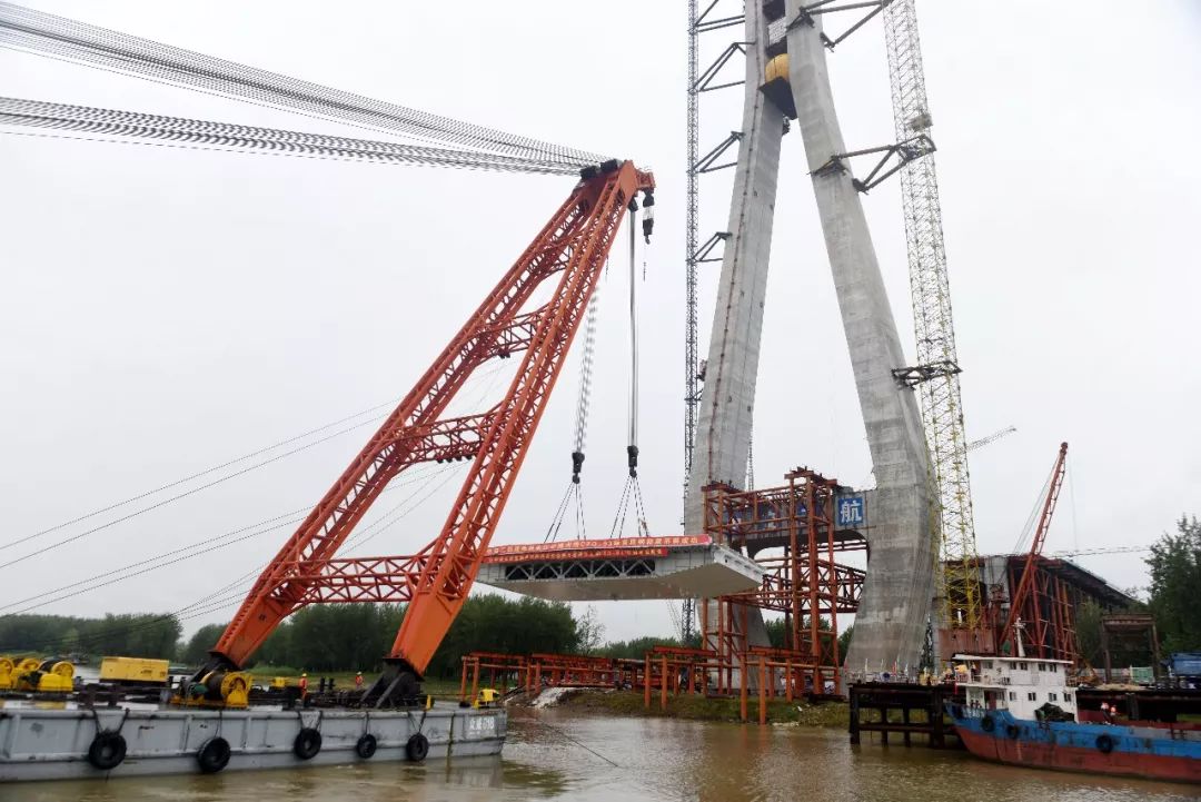 栉风沐雨破浪前行,栉风沐雨砥砺奋进