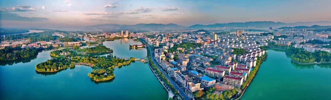 栉风沐雨破浪前行,栉风沐雨砥砺奋进