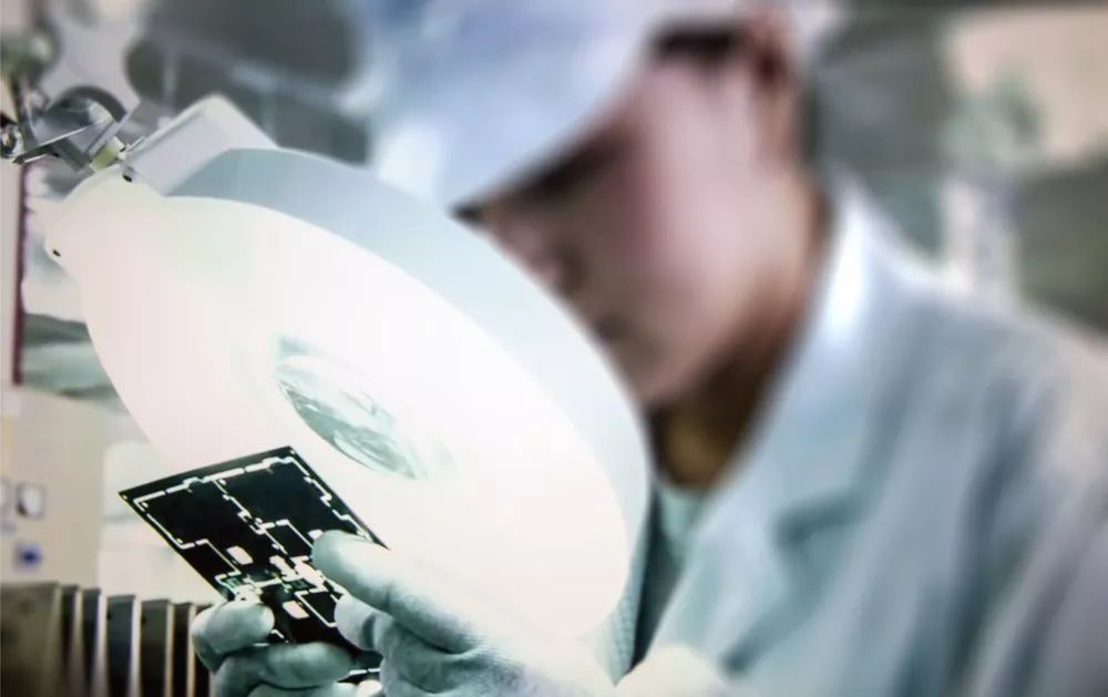 oppo小布和小爱哪个更强大,oppo实力有多强大