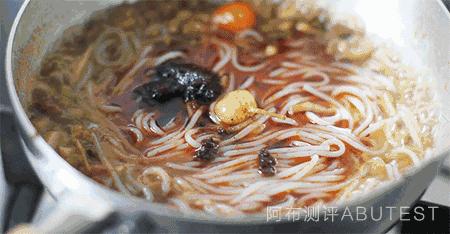 绝了绝了！这锅子是怎么回事？为毛煮啥都特别好吃