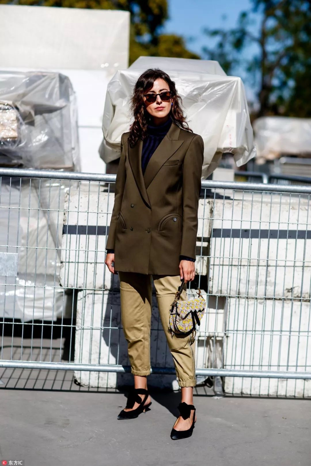 鞋带绕脚脖,鞋带勒脚脖会水肿吗