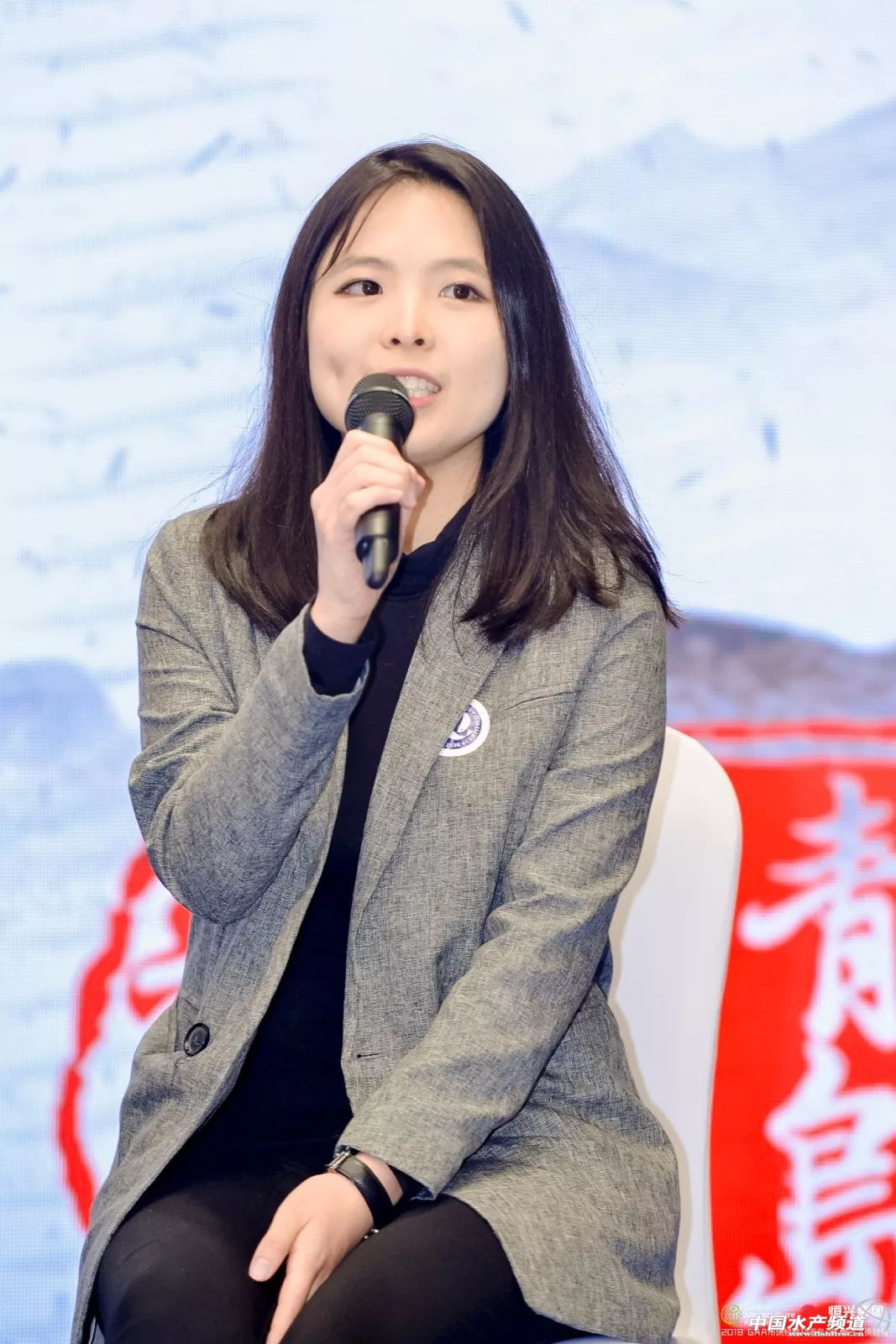 海鲜市场人山人海现直播,水产市场人山人海