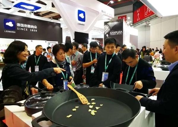 买德国锅送全牛定制版捷克水晶酒杯满足消费升级的产品进博会受欢迎