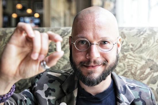 这种行为很大侠?“美国药神”徘徊在违法边缘