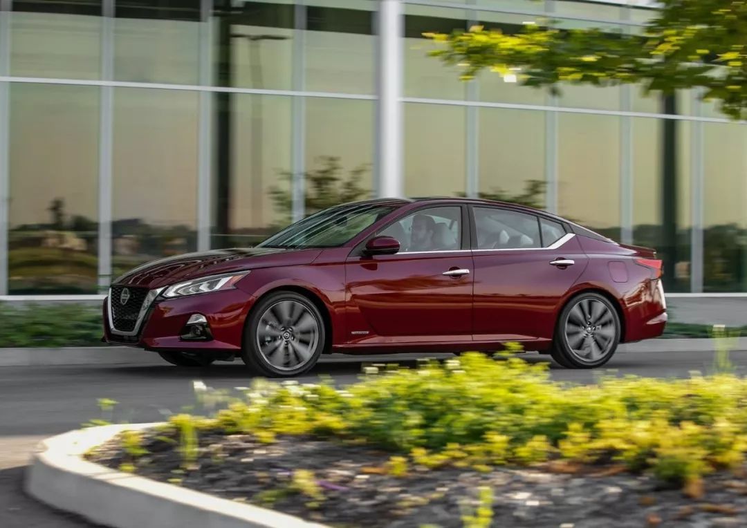 全新天籁悬挂塌陷,新款天籁风格大变还会持续热销吗