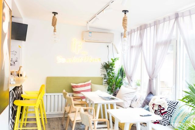 漂亮小姐姐开的网红店,高颜值小姐姐做美食