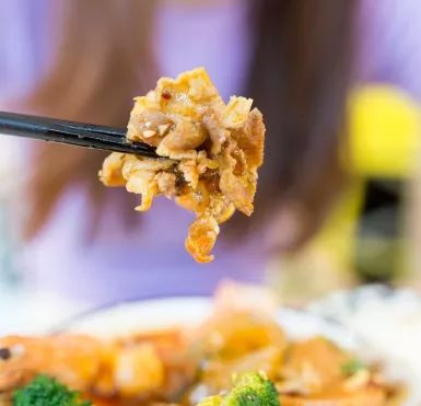 漂亮小姐姐开的网红店,高颜值小姐姐做美食