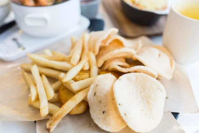 漂亮小姐姐开的网红店,高颜值小姐姐做美食