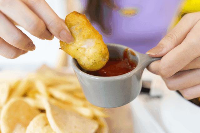 漂亮小姐姐开的网红店,高颜值小姐姐做美食