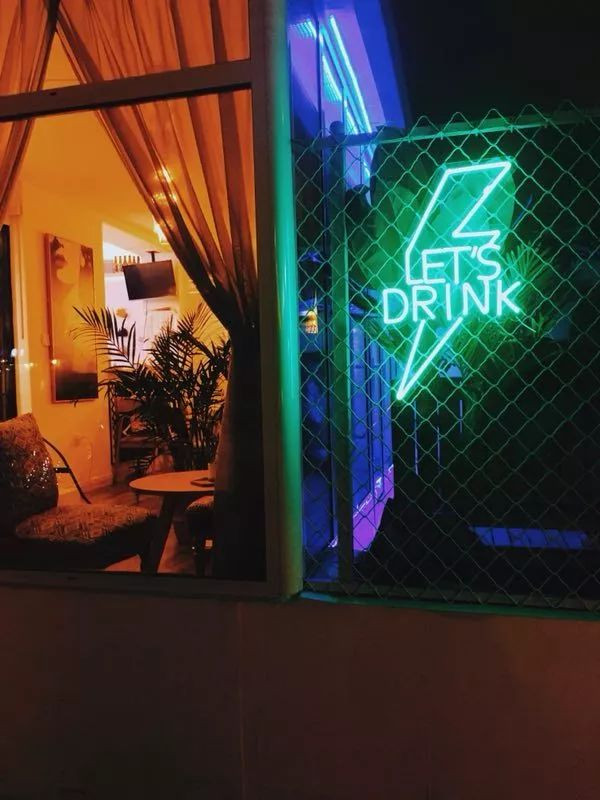 漂亮小姐姐开的网红店,高颜值小姐姐做美食