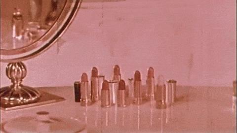 要不要上美容院做脸,女生去美容院做脸