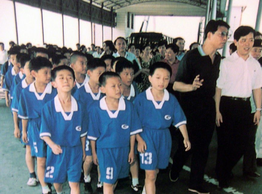 上港中超夺冠谁祝贺了,上海上港三冠王