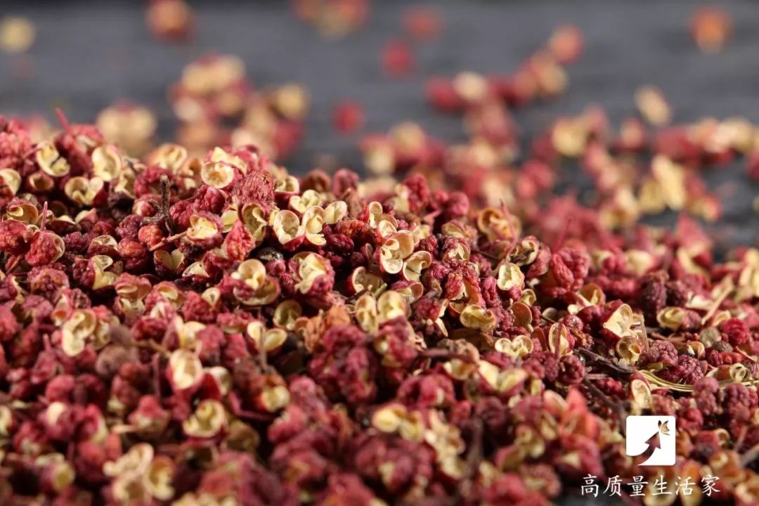 用它泡脚满头黑发还能抗衰老,延缓衰老睡前泡脚