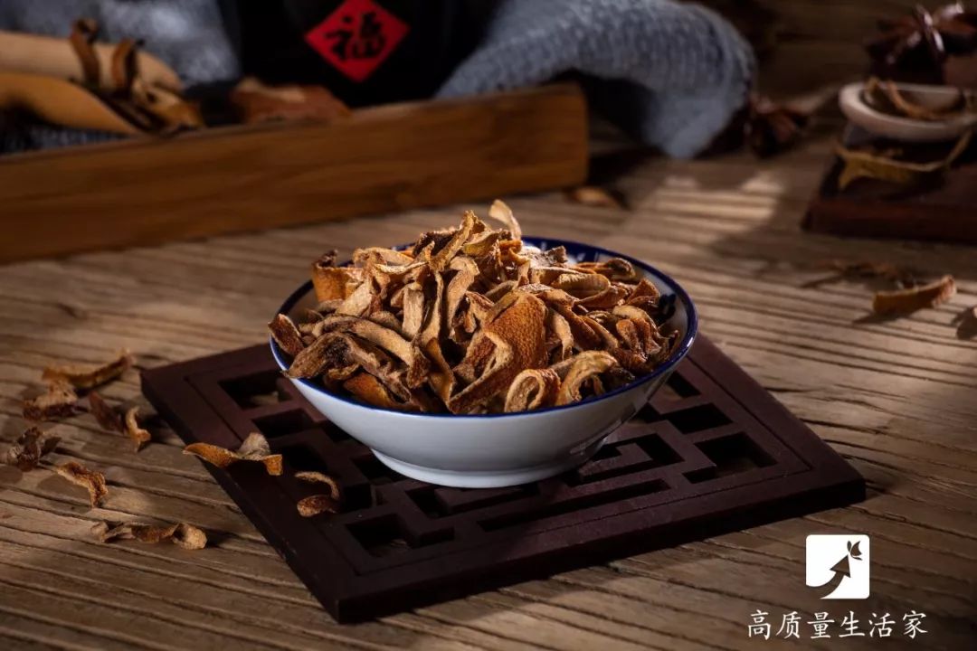 用它泡脚满头黑发还能抗衰老,延缓衰老睡前泡脚