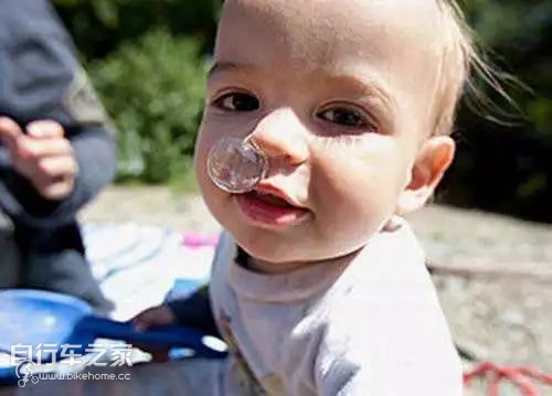 骑车后鼻子流鼻涕,骑车淌眼泪流鼻涕