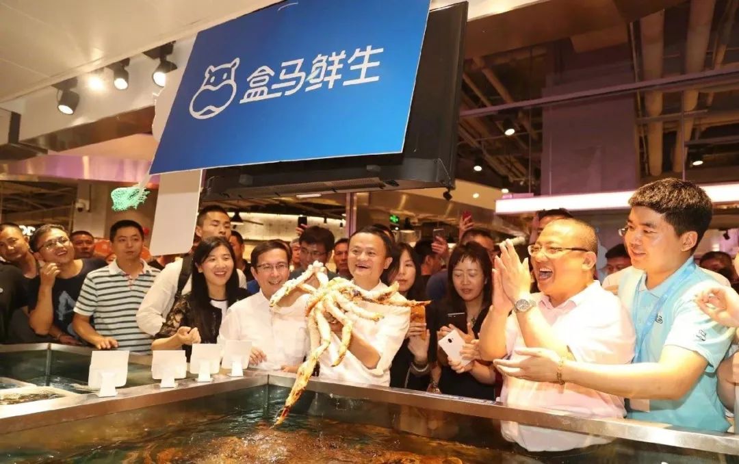 拯救业务、支付宝崩溃、物流爆仓、转型移动、全面新零售……十年十个镜头记录天猫双11｜Morketing双11专题①