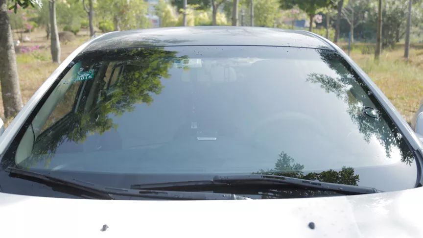 冬天车内玻璃起雾怎么开暖风去雾,小车玻璃有雾看不清怎样快速除雾