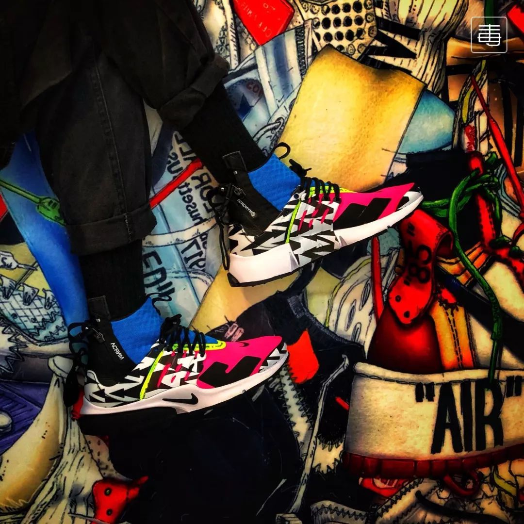 想在街头吸睛没有一双潮鞋怎么行,晒鞋子怎么拍照好看