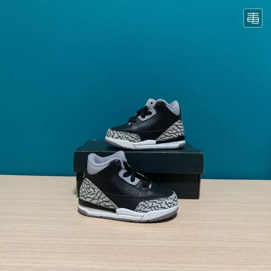 想在街头吸睛没有一双潮鞋怎么行,晒鞋子怎么拍照好看