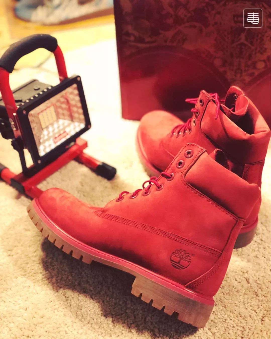 想在街头吸睛没有一双潮鞋怎么行,晒鞋子怎么拍照好看