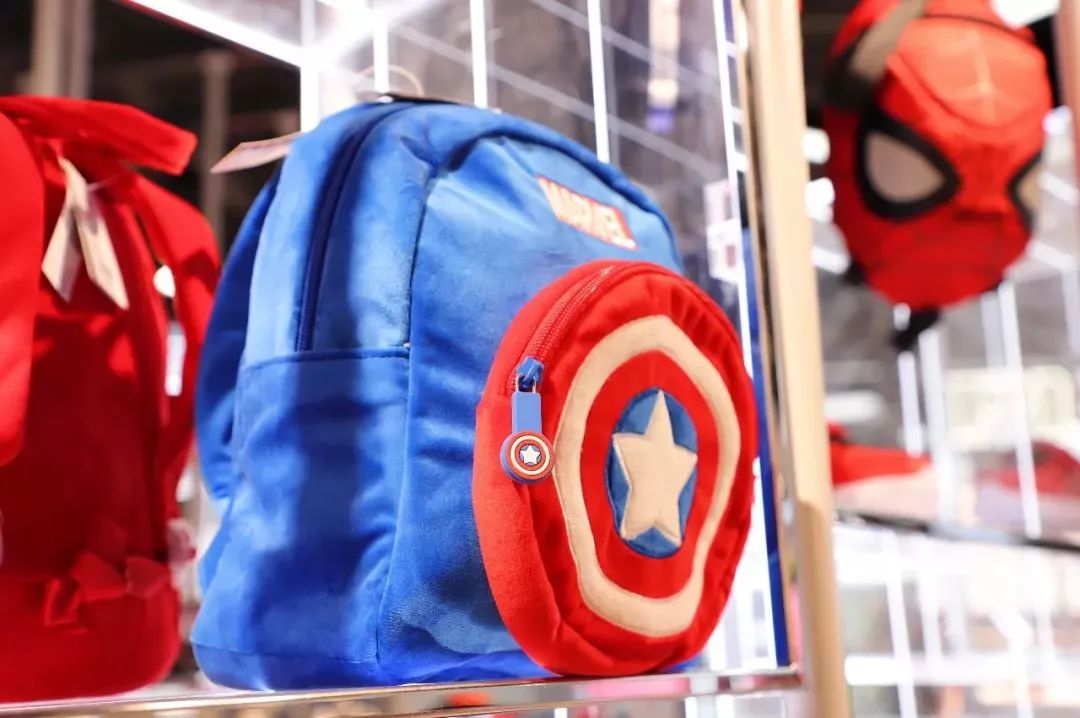 哇!昆明开了家1100平米超大的儿童钻石旗舰店?!本周末还有大优惠!