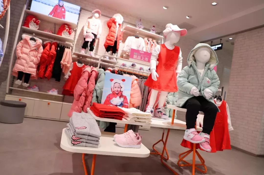 哇!昆明开了家1100平米超大的儿童钻石旗舰店?!本周末还有大优惠!