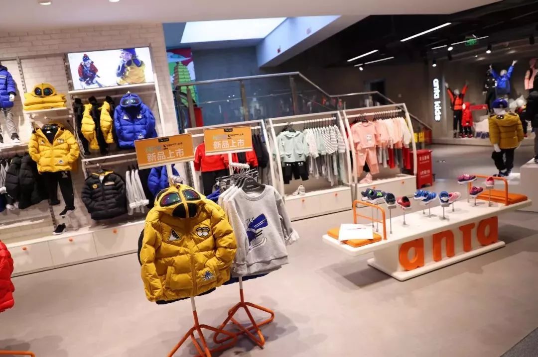 哇!昆明开了家1100平米超大的儿童钻石旗舰店?!本周末还有大优惠!