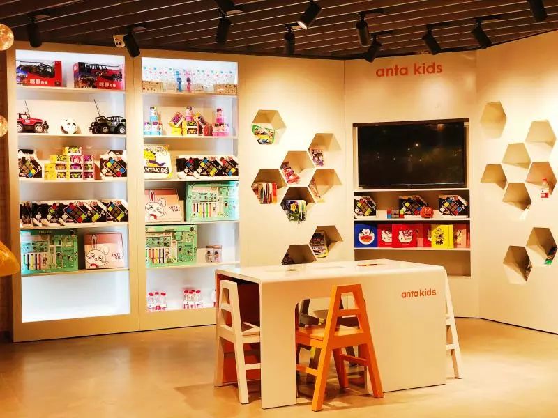 哇!昆明开了家1100平米超大的儿童钻石旗舰店?!本周末还有大优惠!