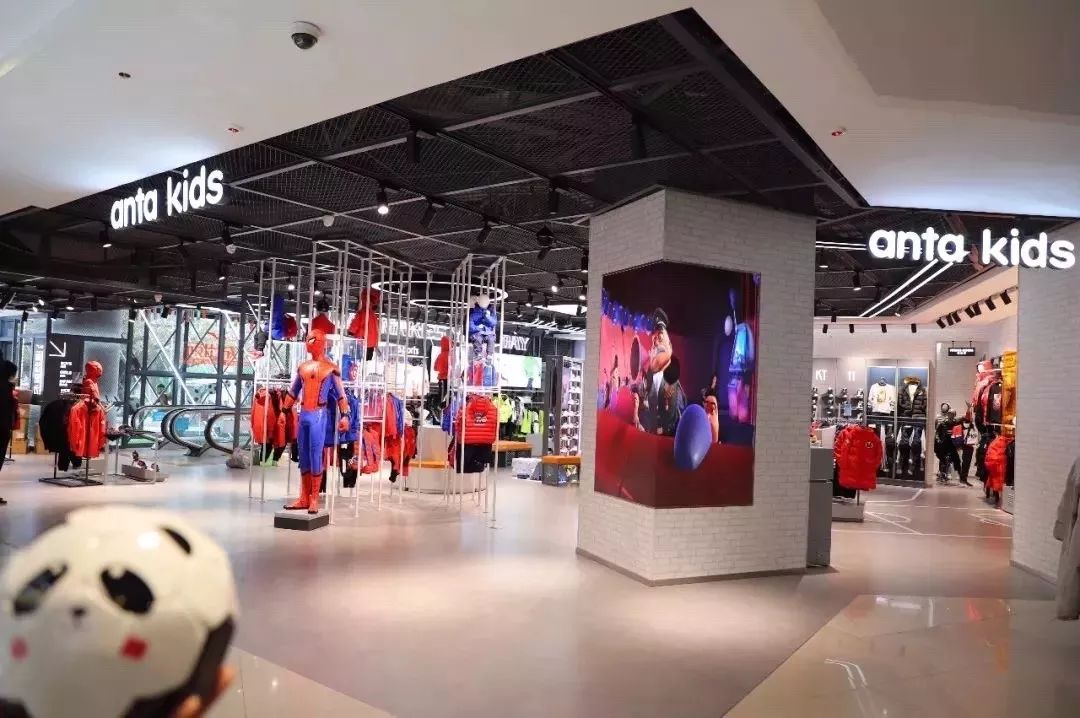 哇!昆明开了家1100平米超大的儿童钻石旗舰店?!本周末还有大优惠!