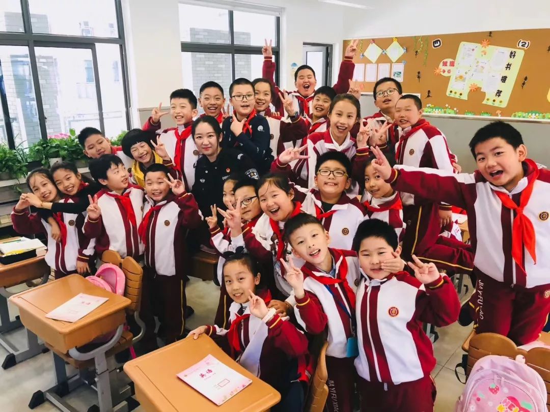 一线传真燃烧青春的热血,一线传真启航公安