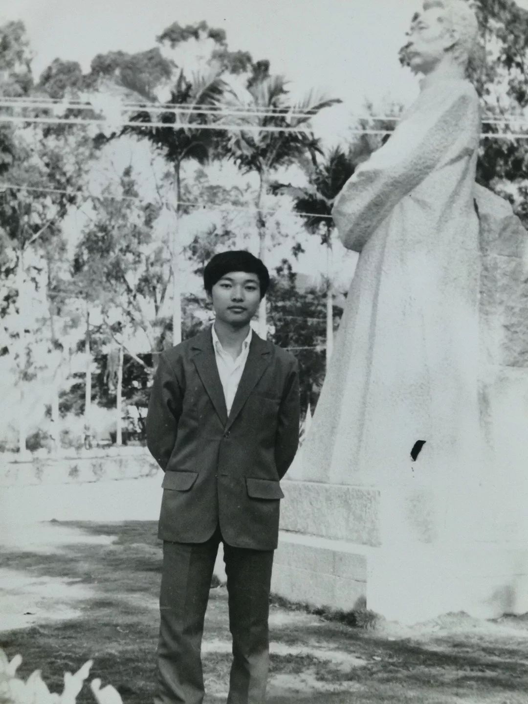 「影像志」水唯善下方成海,山不矜高自为峰