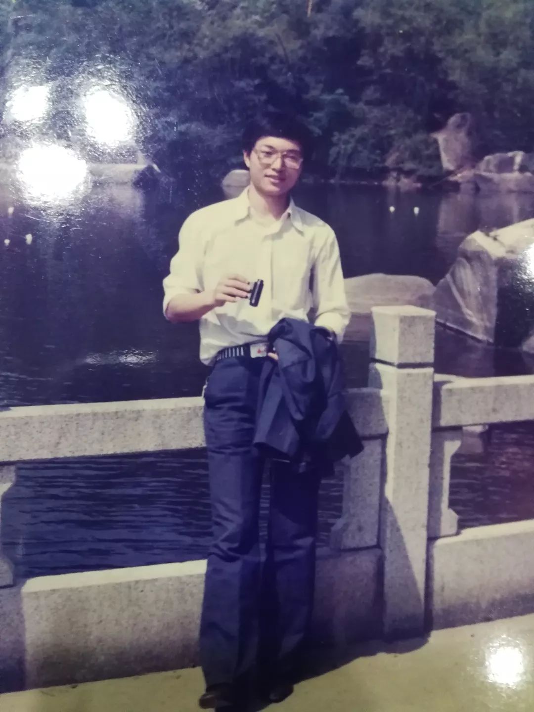 「影像志」水唯善下方成海,山不矜高自为峰