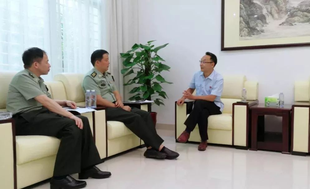 「影像志」水唯善下方成海，山不矜高自为峰