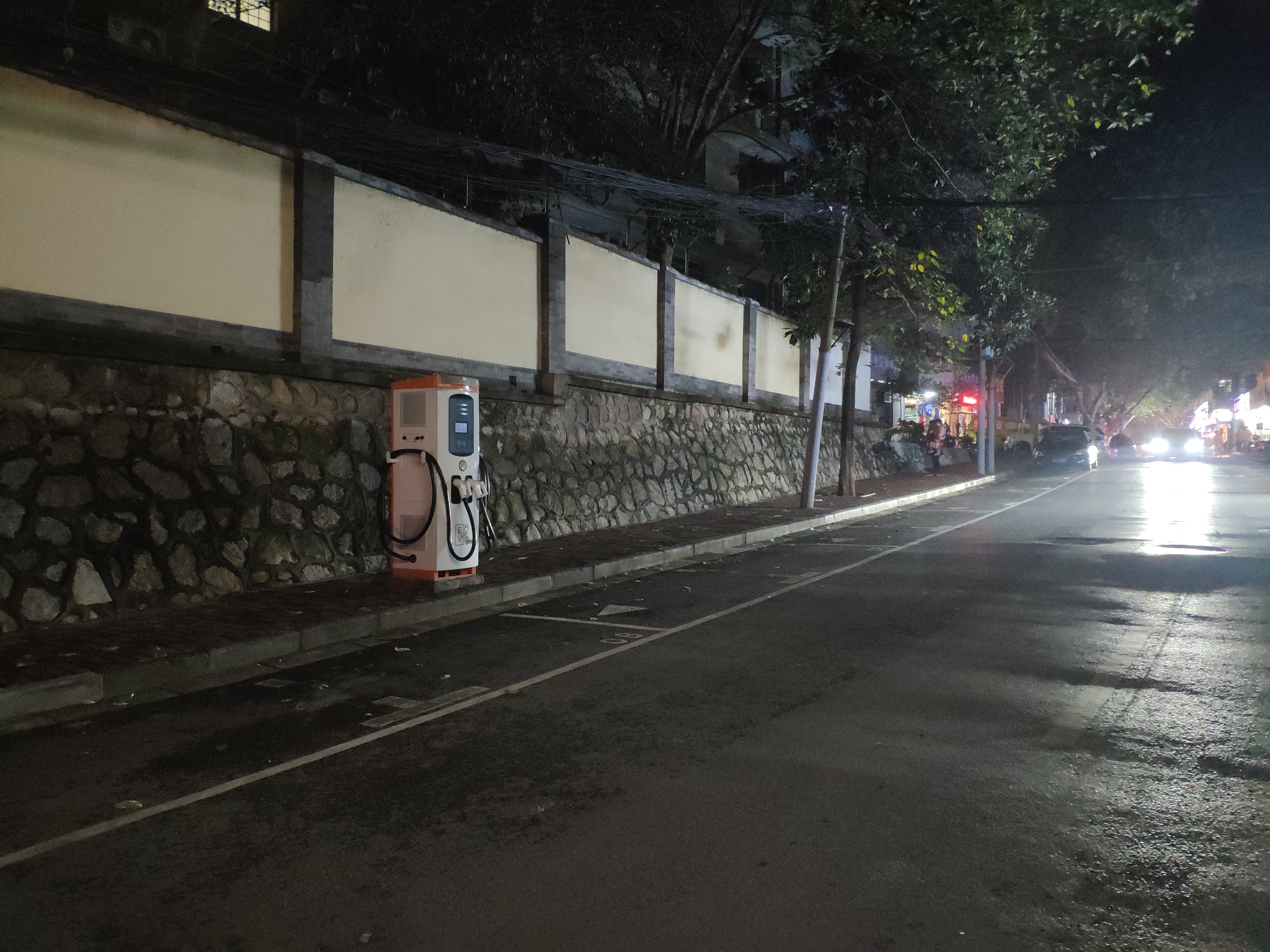 武汉学校周边违法停车,汉口路违停