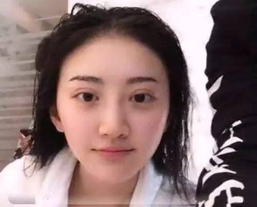 只听说蛋清能除皱,没想到瑞典皇室竟然用它来洗脸,还能去黑头!