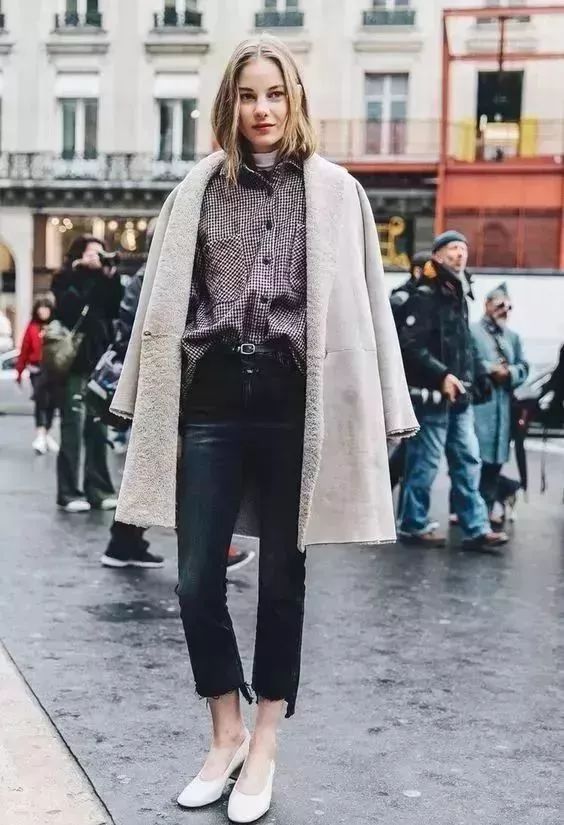 毛衣衬衫最温暖的叠穿套路,衬衫内穿外搭毛衣