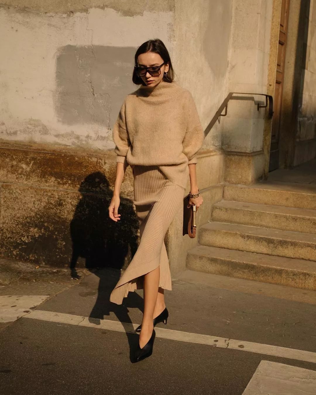 时髦新穿法冬天也能穿裙子,冬季哪些裙子比较轻盈又好穿