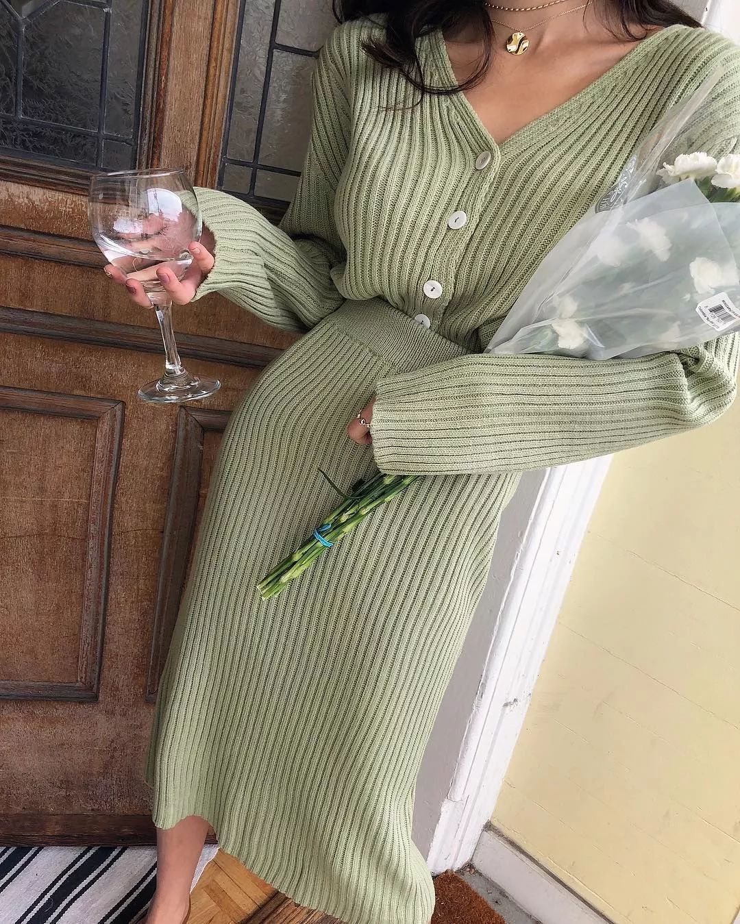 时髦新穿法冬天也能穿裙子,冬季哪些裙子比较轻盈又好穿