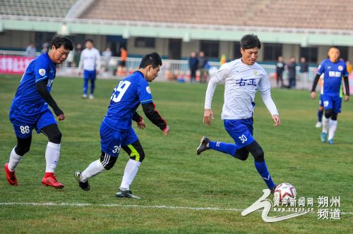 右玉足球队夺得2018年·麒先杯11人制足球赛冠军