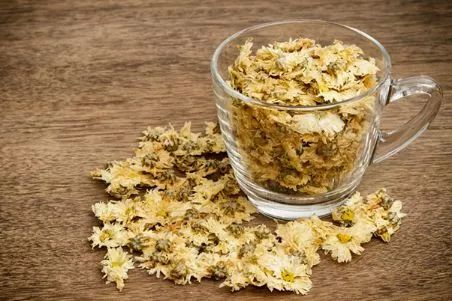 冬季皮肤干燥起皮用什么护肤,冬季脸上皮肤干燥起皮刺痛怎么办